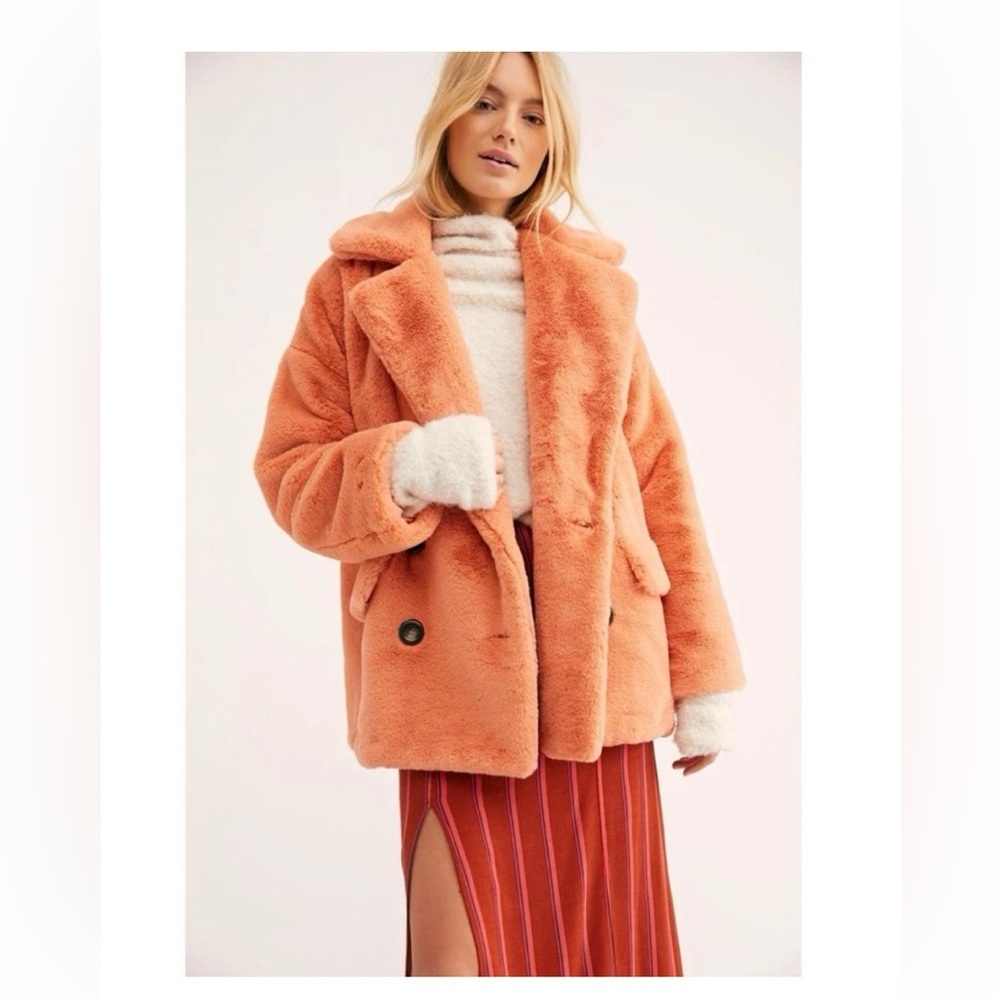🍑Free People🍑 KATE faux fur jacket Size medium
